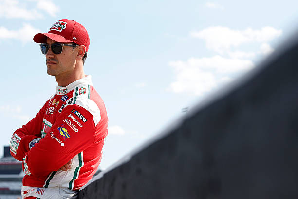 Drivers to Watch: Bristol Night - Logano